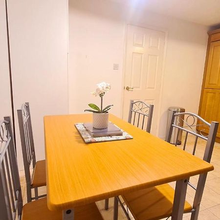 Lovely Double Room With En-Suite In Greenwich ロンドン エクステリア 写真